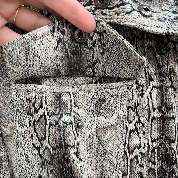 Blank NYC faux snakeskin Moto bomber jacket black gray size XS - Picture 10 of 14